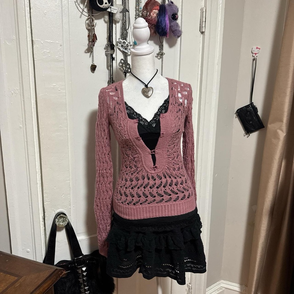 Dusty Rose Crochet V-neck Sweater Top